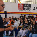 Cícero Lucena destaca compromisso ambiental ao apresentar projeto do Parque do Roger a estudantes da Rede Municipal